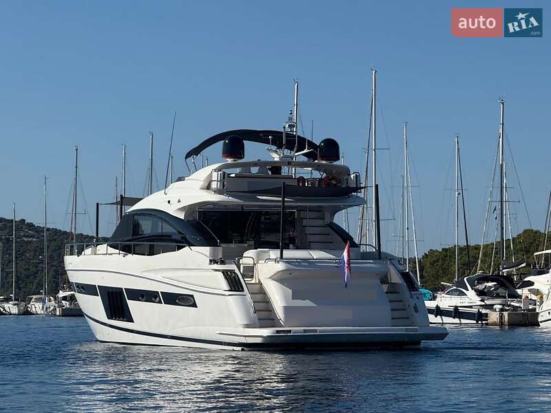 Моторная яхта Princess 85 MY 2008 в Киеве