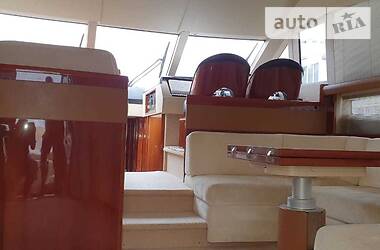 Моторная яхта Princess Flybridge 2009 в 