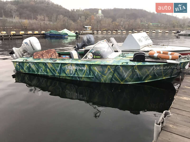 Катер Прогресс 2 1987 в Киеве