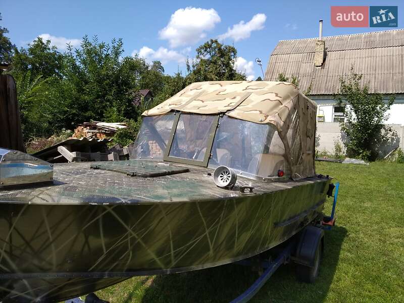 Човен Прогресс 2 2016 в Ірпені