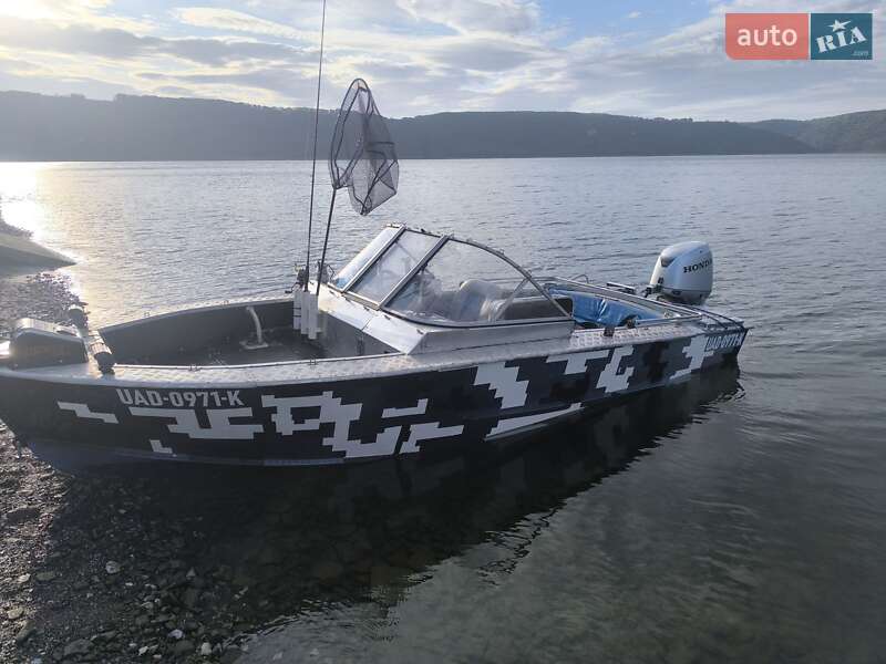 Човен Прогресс 2М 1990 в Вінниці