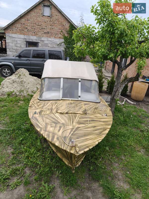 Човен Прогресс 2М 1985 в Кобеляках