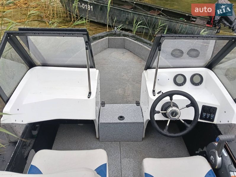 Катер Прогресс 2М 2020 в Луцке