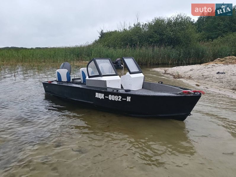 Катер Прогресс 2М 2020 в Луцке