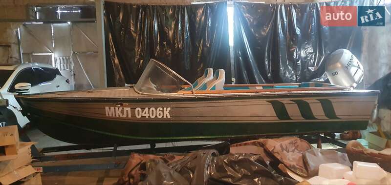 Лодка Прогресс 4 2014 в Херсоне