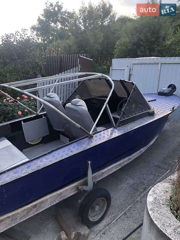 Човен Прогресс 4 1975 в Ржищеві