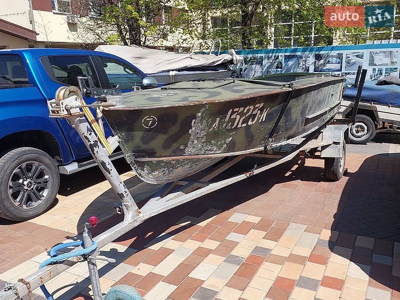 Човен Прогресс 4 1990 в Києві