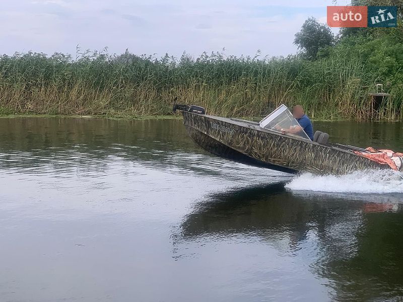 Лодка Прогресс 4 2015 в Черкассах