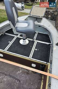 Лодка Прогресс 4M 2000 в Кобеляках