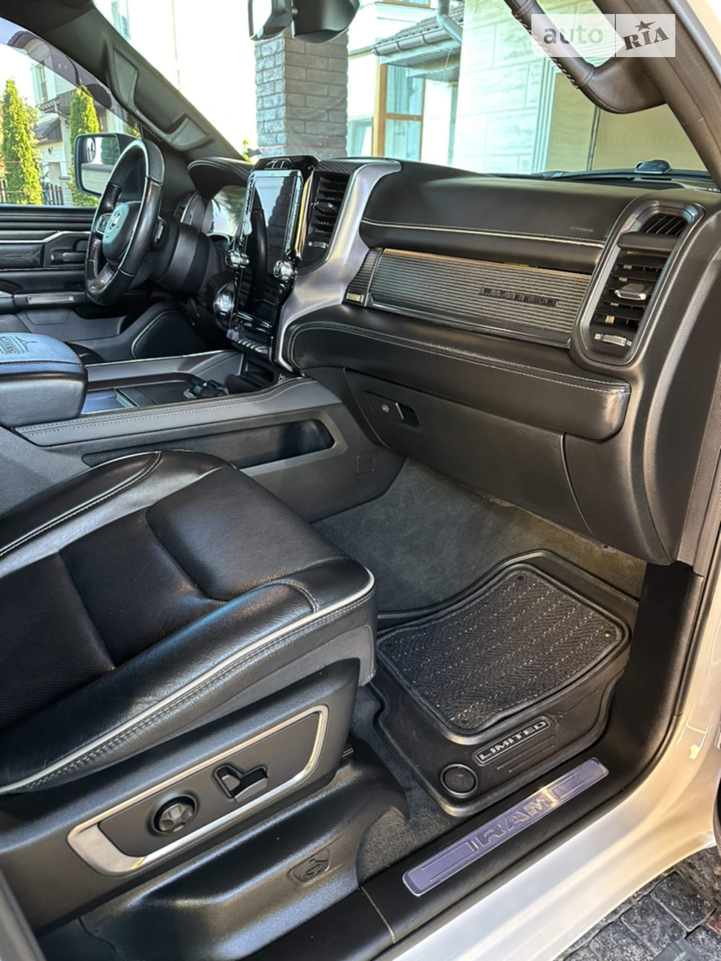 2019 RAM 1500 - мініатюра 17