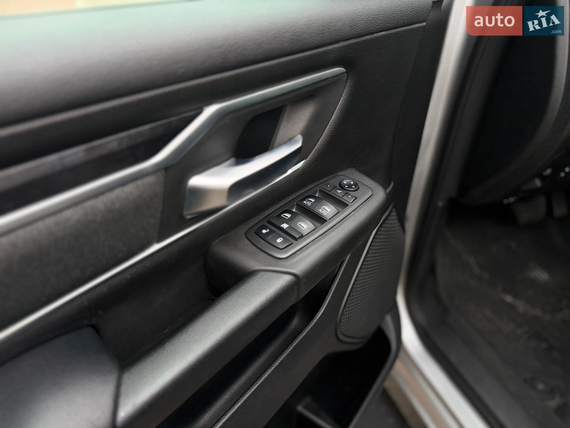 2019 RAM 1500 - мініатюра 17