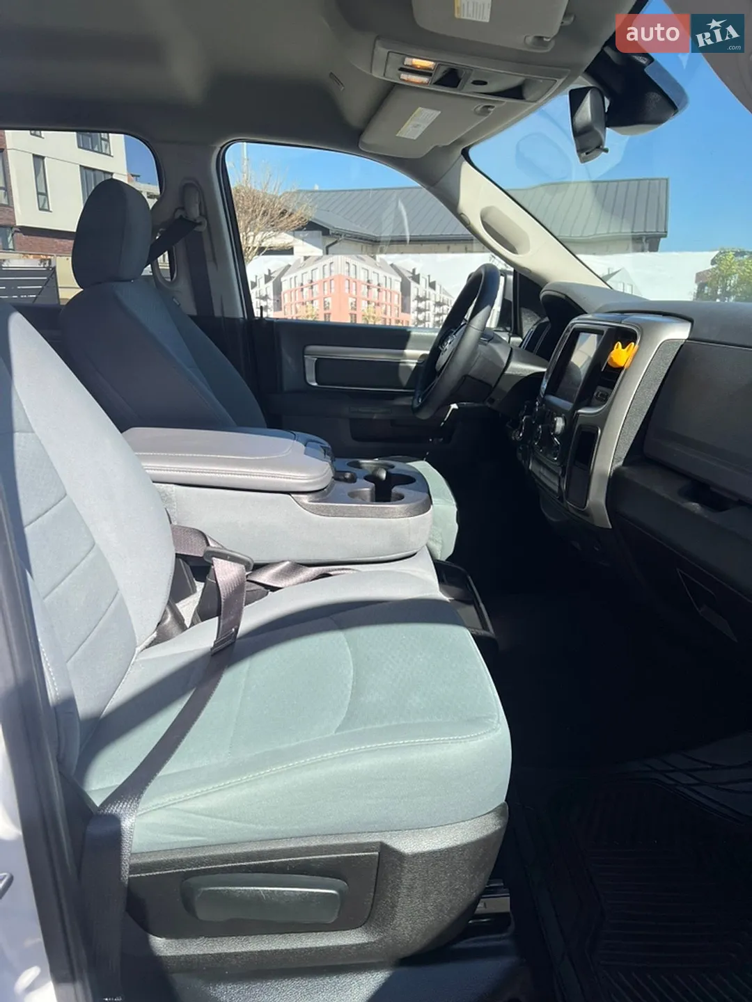 2019 RAM 1500 - мініатюра 32