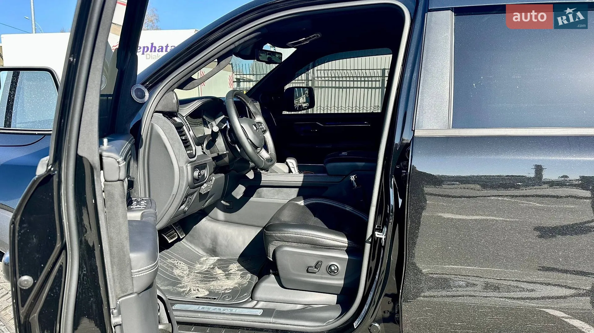 2023 RAM 1500 - мініатюра 29
