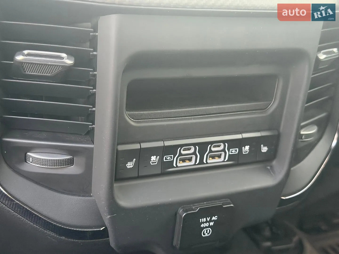 2025 RAM 1500 - мініатюра 35