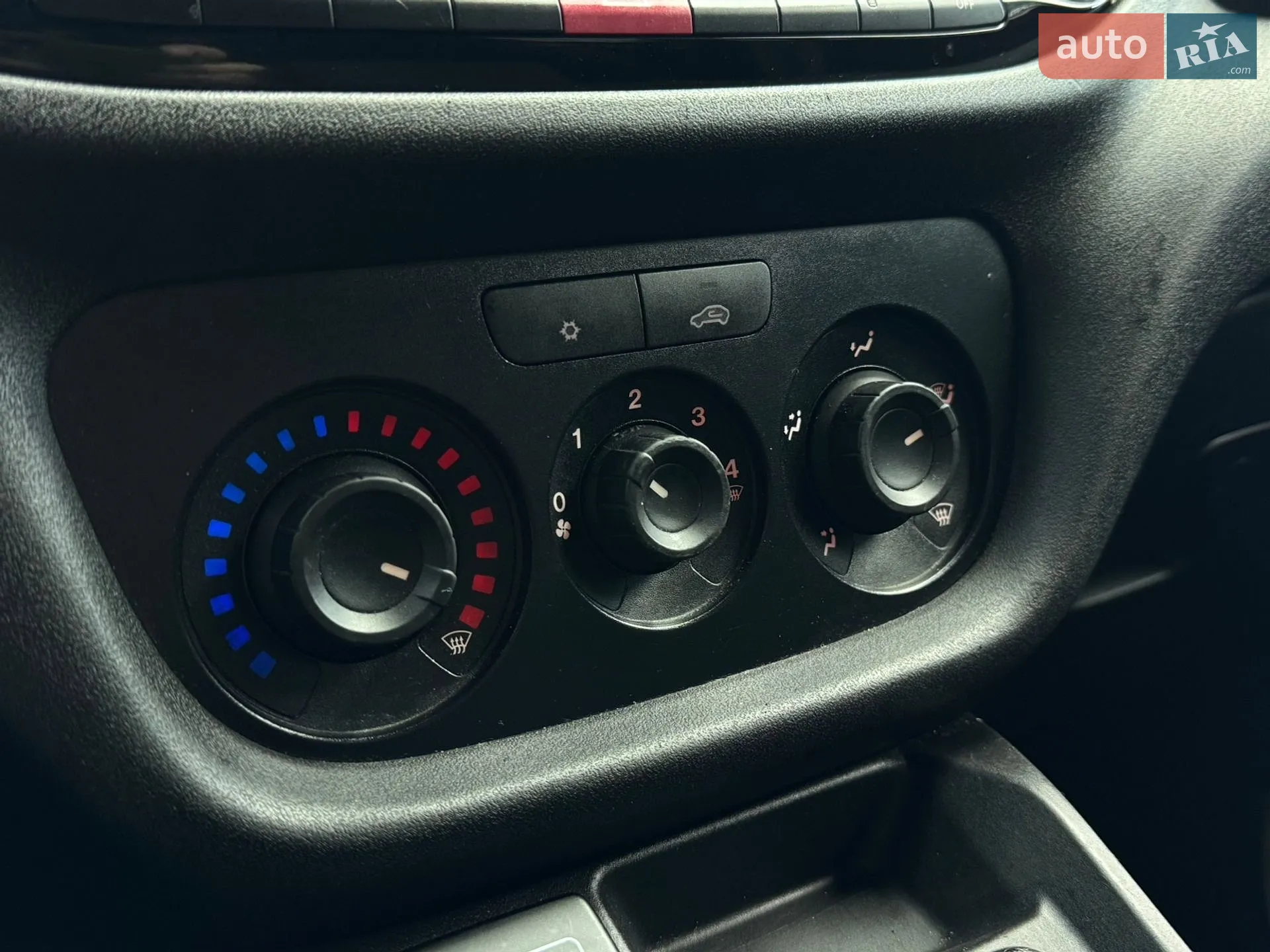 2017 RAM ProMaster City - мініатюра 26