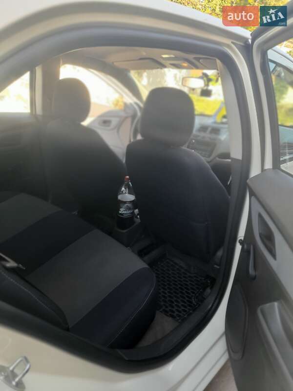 Седан Ravon R4 2017 в Тернополе