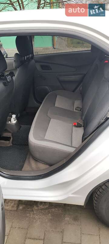 Седан Ravon R4 2020 в Ківерцях