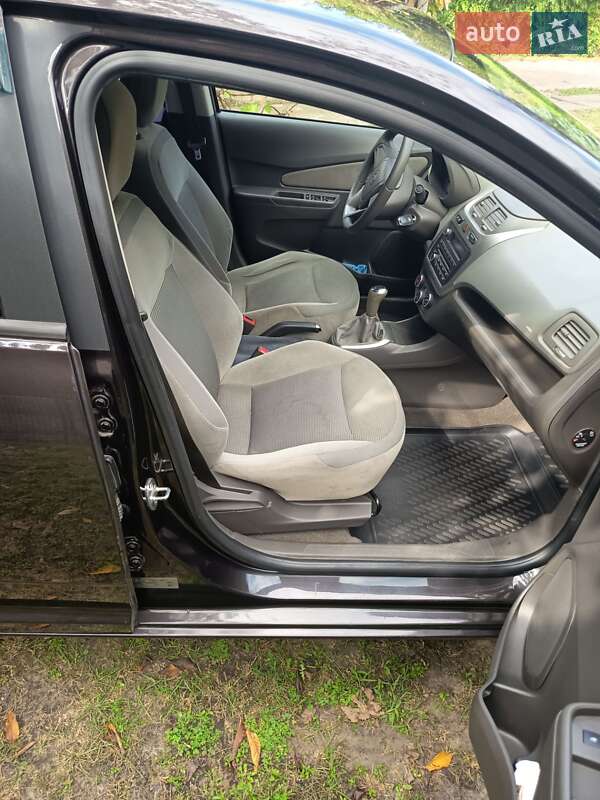 Седан Ravon R4 2017 в Мошнах