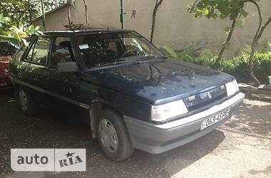 Хетчбек Renault 11 1987 в Ужгороді