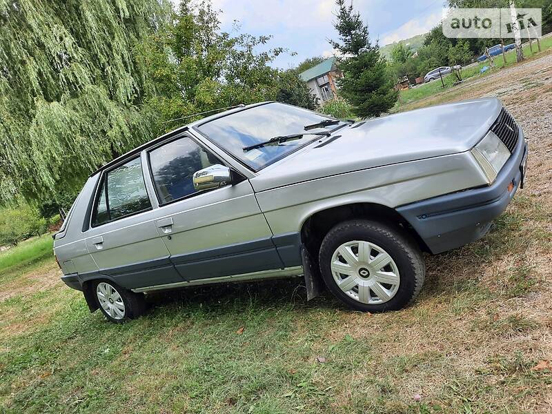 Хэтчбек Renault 11 1986 в Черновцах