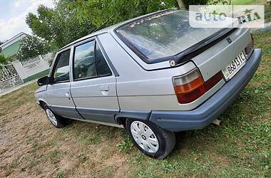 Хэтчбек Renault 11 1986 в Черновцах