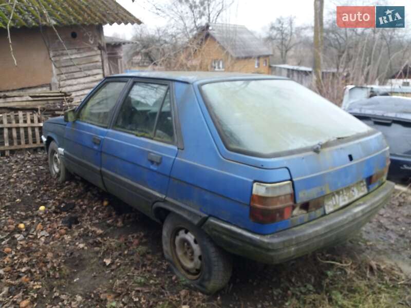 Хэтчбек Renault 11 1986 в Калуше