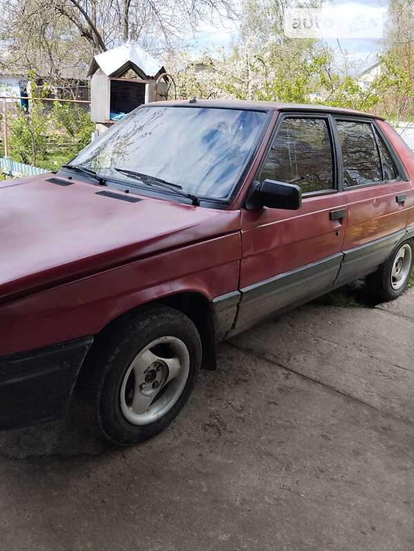 Хетчбек Renault 11 1986 в Бурштині