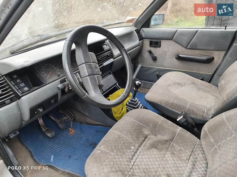 Хетчбек Renault 11 1987 в Андрушівці