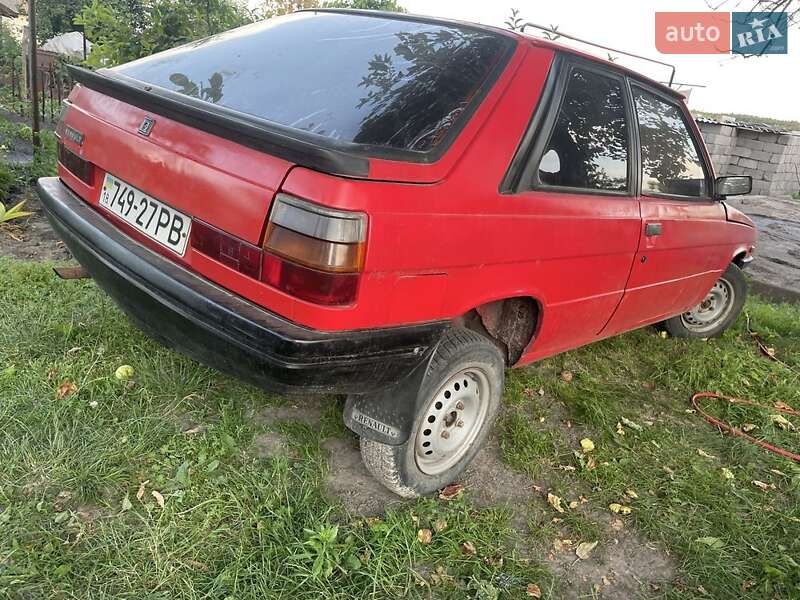 Хэтчбек Renault 11 1986 в Турийске