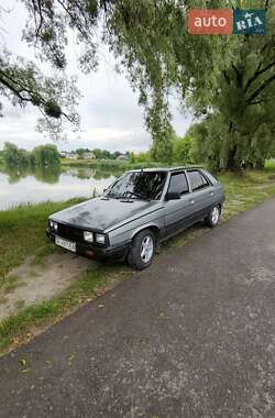 Хэтчбек Renault 11 1988 в 