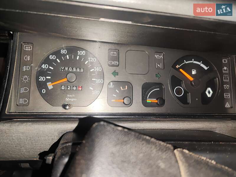 Хэтчбек Renault 11 1988 в Харькове