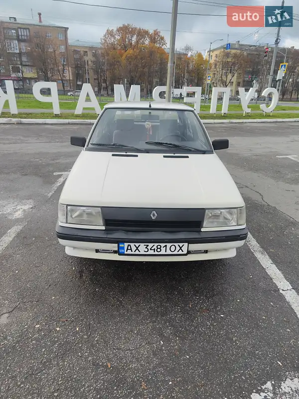 Renault 11