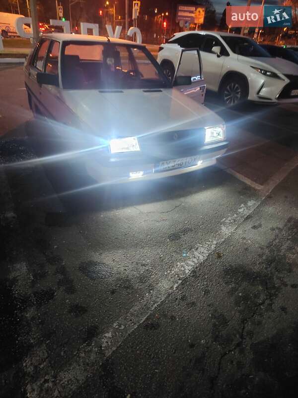 Хэтчбек Renault 11 1988 в Харькове