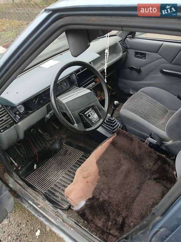 Хэтчбек Renault 11 1989 в Тысменице