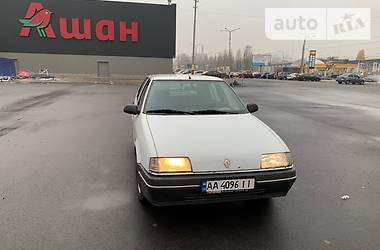 Хэтчбек Renault 19 1990 в Киеве