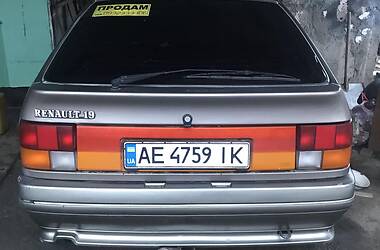 Хэтчбек Renault 19 1990 в Днепре