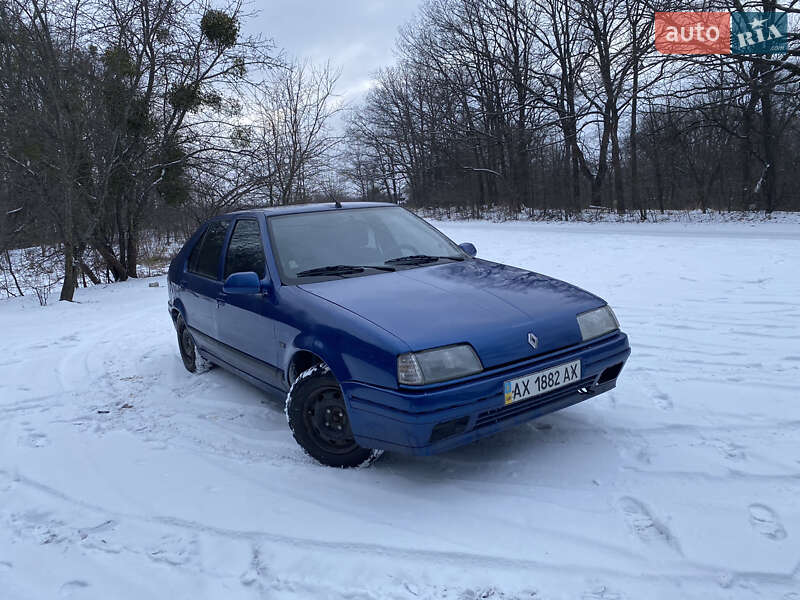 Хетчбек Renault 19 1989 в Зміїві