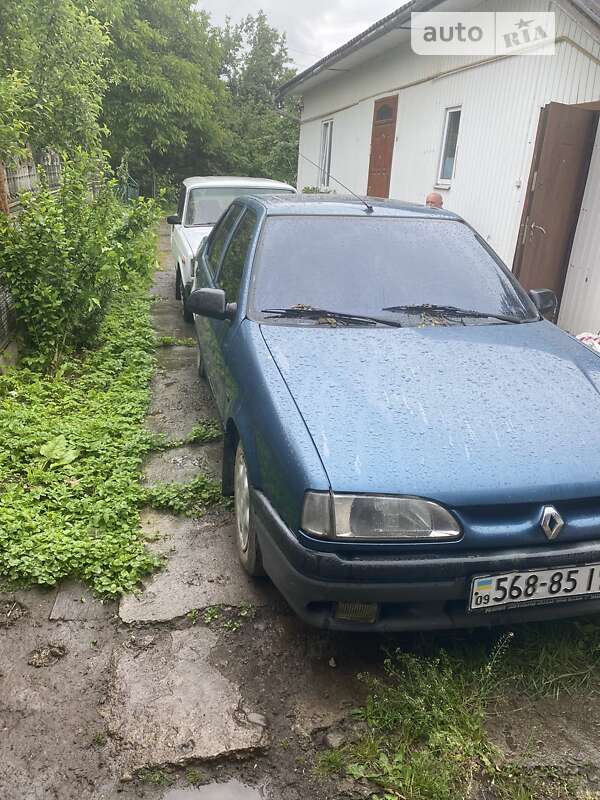 Седан Renault 19 1993 в Галичі