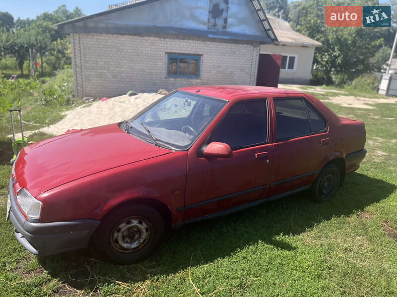 Седан Renault 19 1993 в Теофіполі