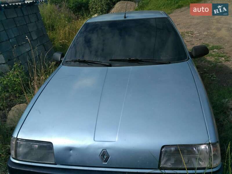 Седан Renault 19 1990 в Славском