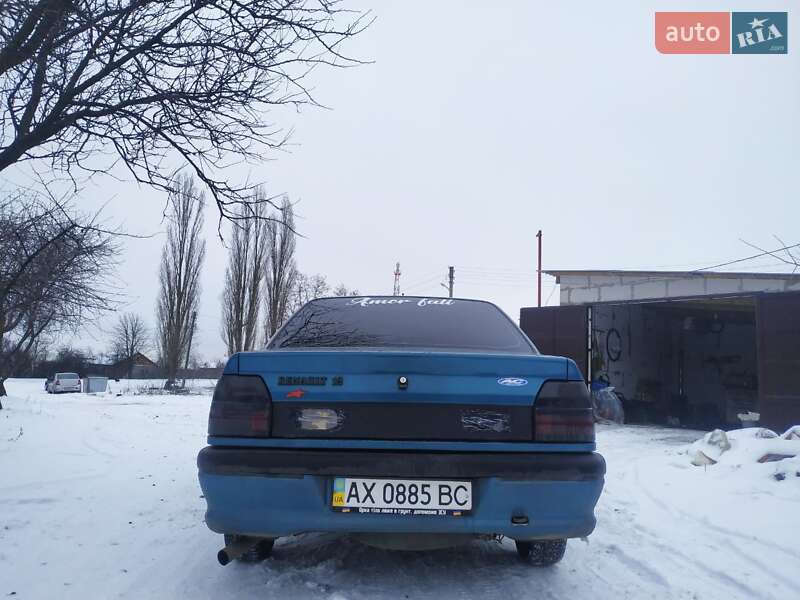 Седан Renault 19 1993 в Дергачах