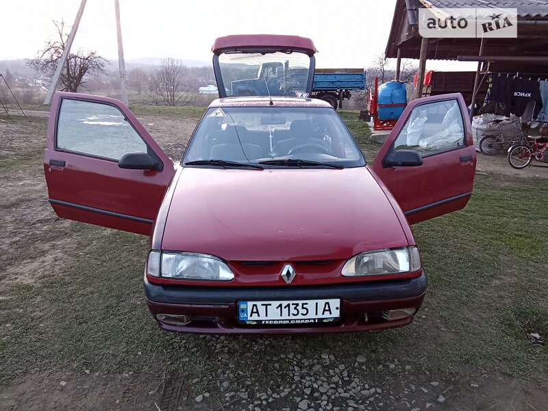 Хэтчбек Renault 19 1994 в Косове