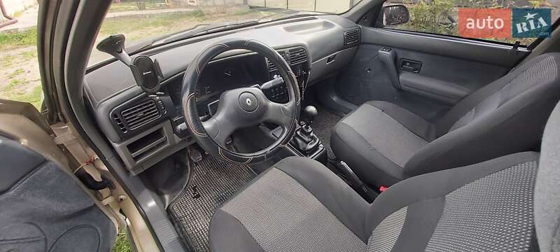 Хэтчбек Renault 19 1998 в Калиновке