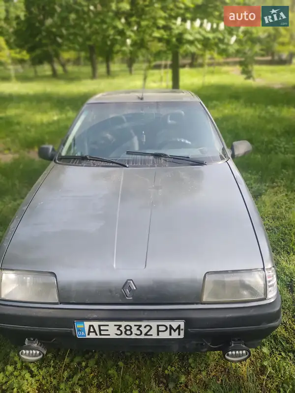 Renault 19