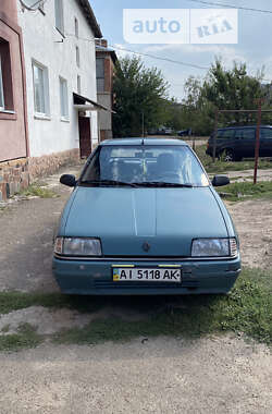 Хэтчбек Renault 19 1990 в Житомире