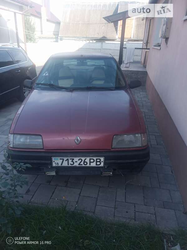 Хетчбек Renault 19 1990 в Рівному