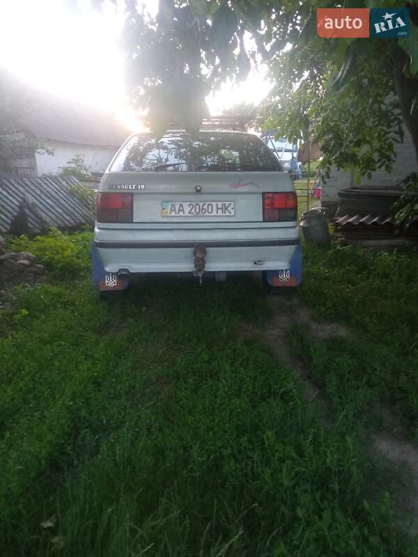 Хетчбек Renault 19 1990 в Тетієві