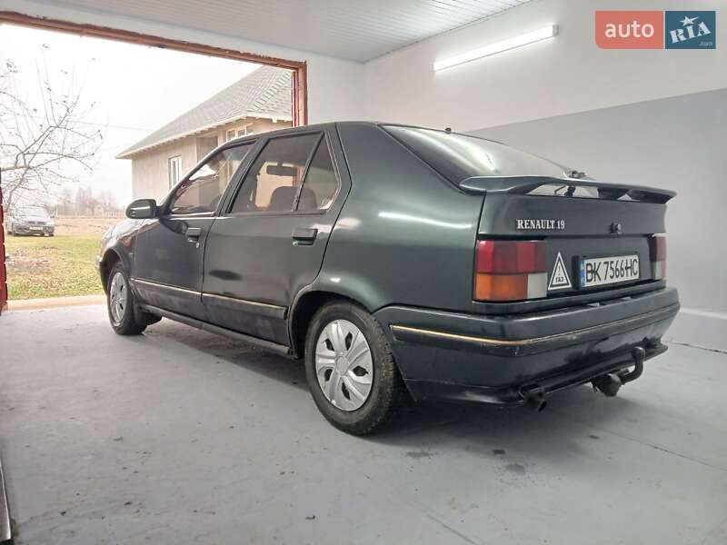 Хэтчбек Renault 19 1991 в Вараше
