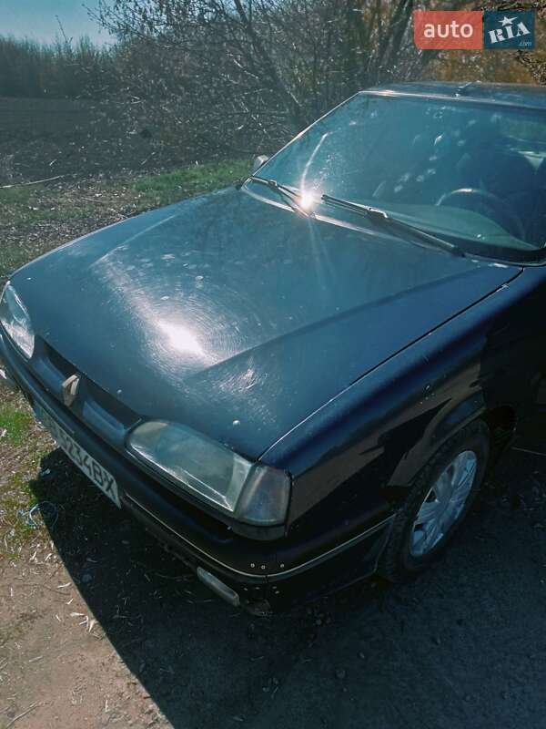 Седан Renault 19 1992 в Бобровиці