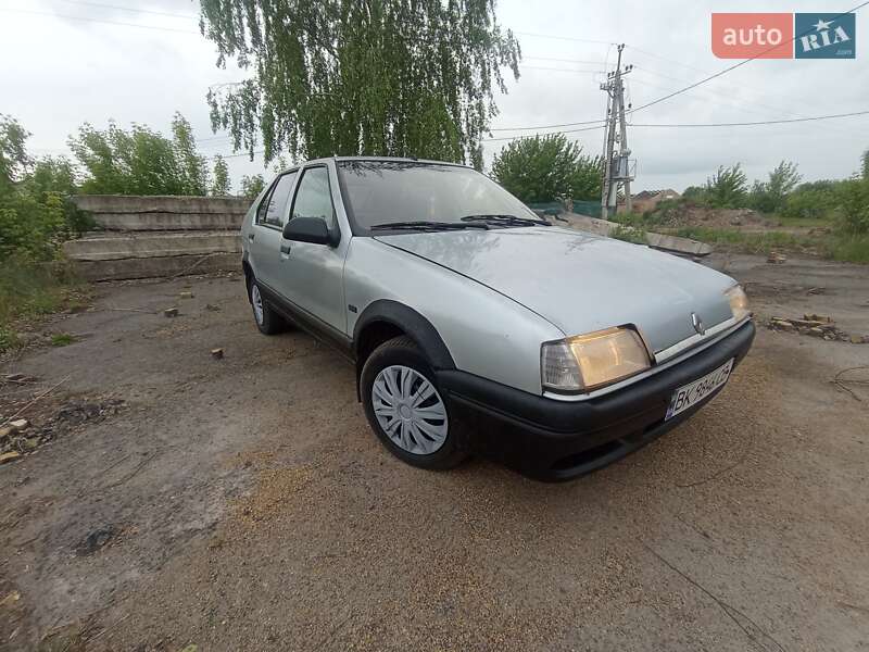 Хетчбек Renault 19 1990 в Радивиліві